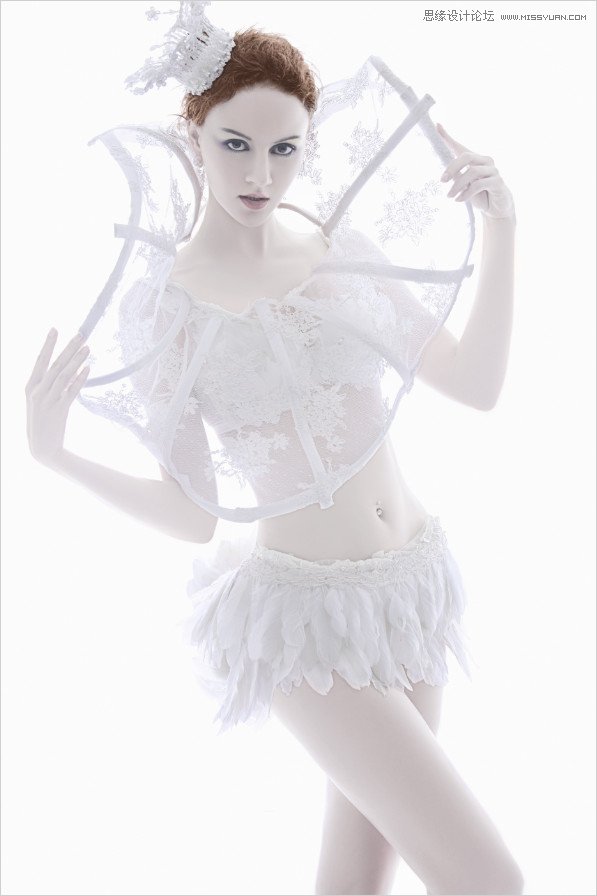 Photoshop调出美女模特另类的奶白色调,PS教程