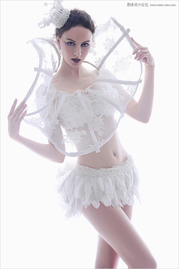 Photoshop调出美女模特另类的奶白色调,PS教程