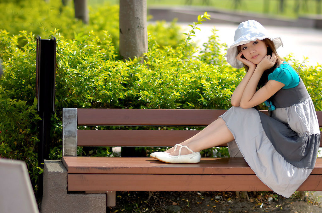 Photoshop调出长凳美女秋季黄鹤色调,PS教程