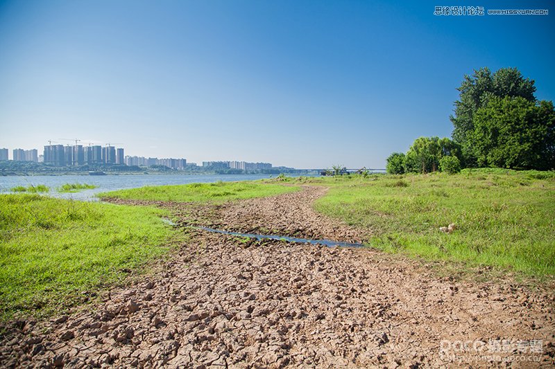 Photoshop修图快速修复曝光不足的夏季外景照片